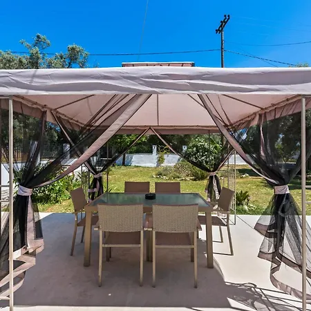 بيت للعطل Elpis House نيدري